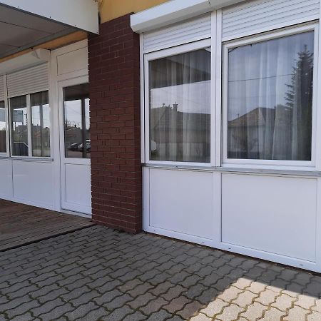 Fenyo Apartman Διαμέρισμα Nagykáta Εξωτερικό φωτογραφία