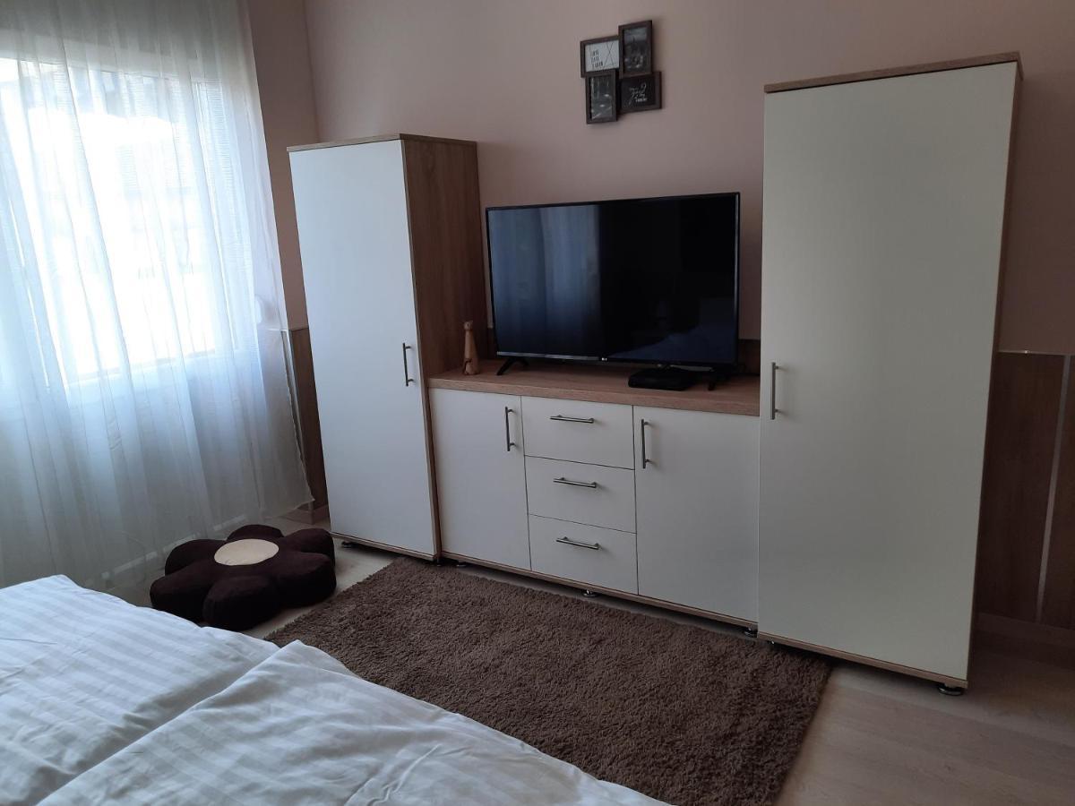 Fenyo Apartman Διαμέρισμα Nagykáta Εξωτερικό φωτογραφία