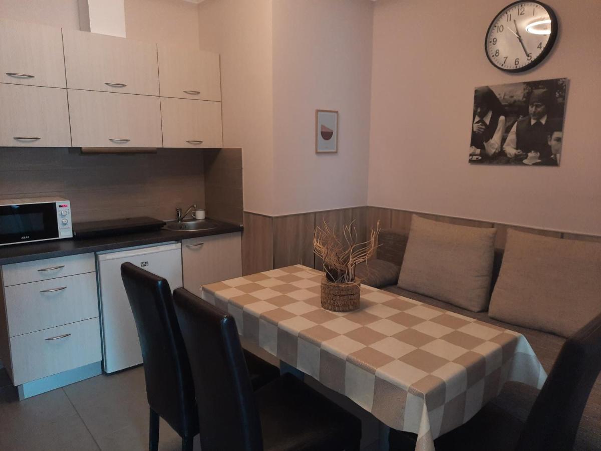Fenyo Apartman Διαμέρισμα Nagykáta Εξωτερικό φωτογραφία