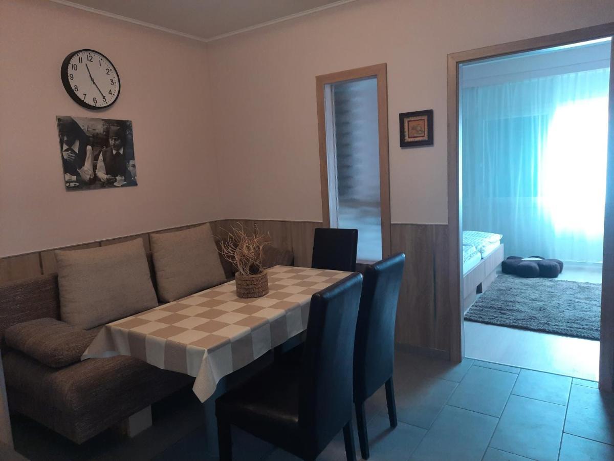Fenyo Apartman Διαμέρισμα Nagykáta Εξωτερικό φωτογραφία